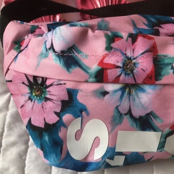 Levi’s floral belt bag with logo - Picture 13 of 15